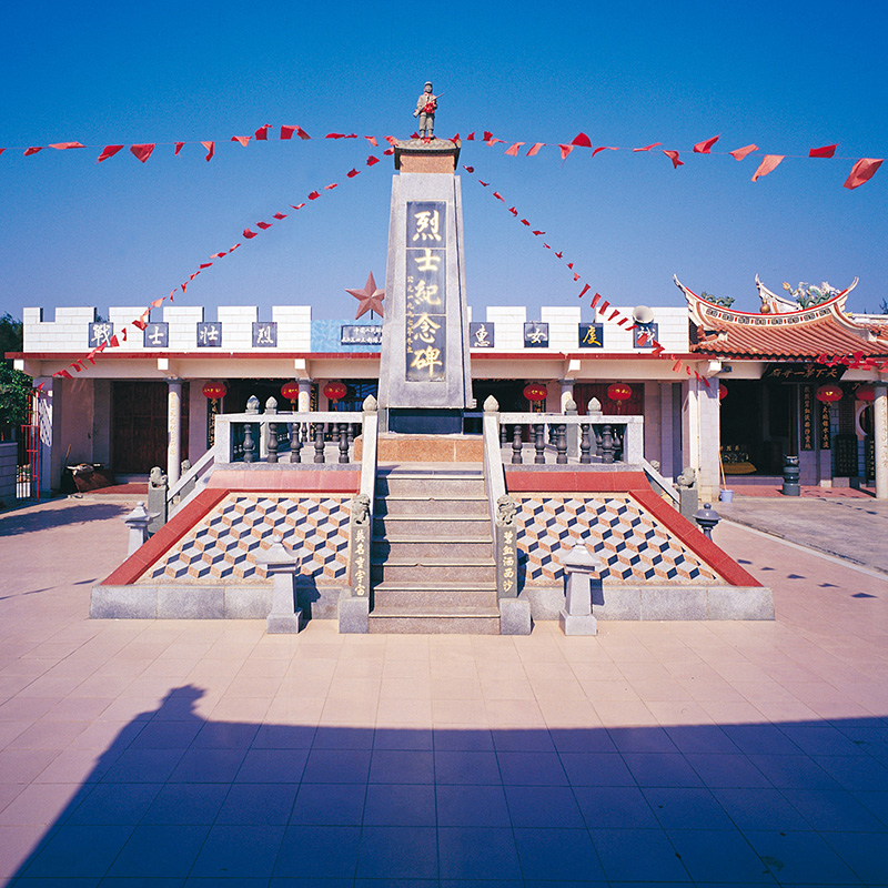 【飞越丝路】拍摄时间：2006年11月、拍摄地点：亚洲中国福建泉州的“天下第一庙”解放军庙、拍摄相机：哈苏903SWC、底片尺寸：6cmx6cm