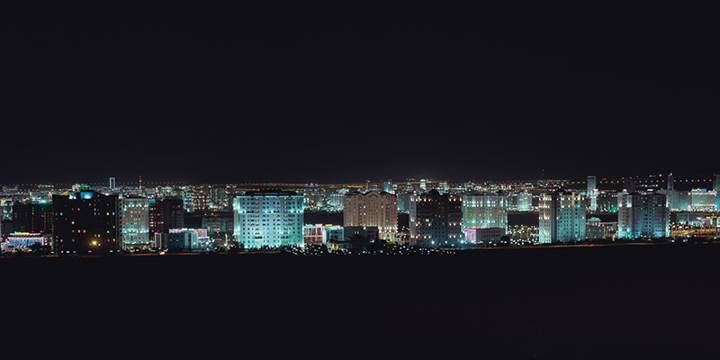 【飞越丝路】拍摄时间：2014年12月、拍摄地点：亚洲土库曼斯坦首都阿什哈巴德中亚最美夜景、拍摄相机：林浩夫612、相片尺寸：6cm×12cm