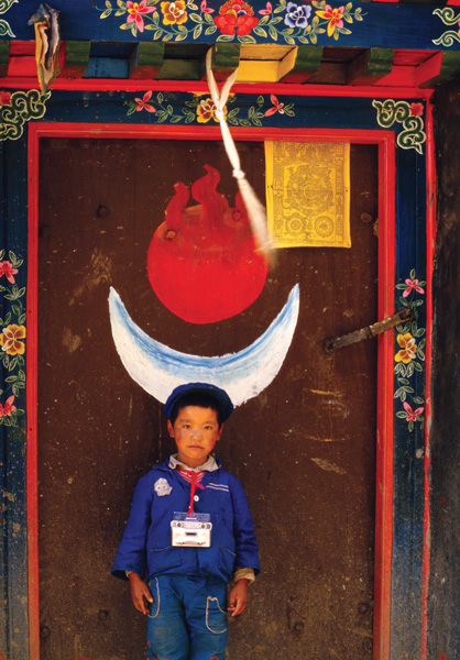 西藏南方萨加的儿童