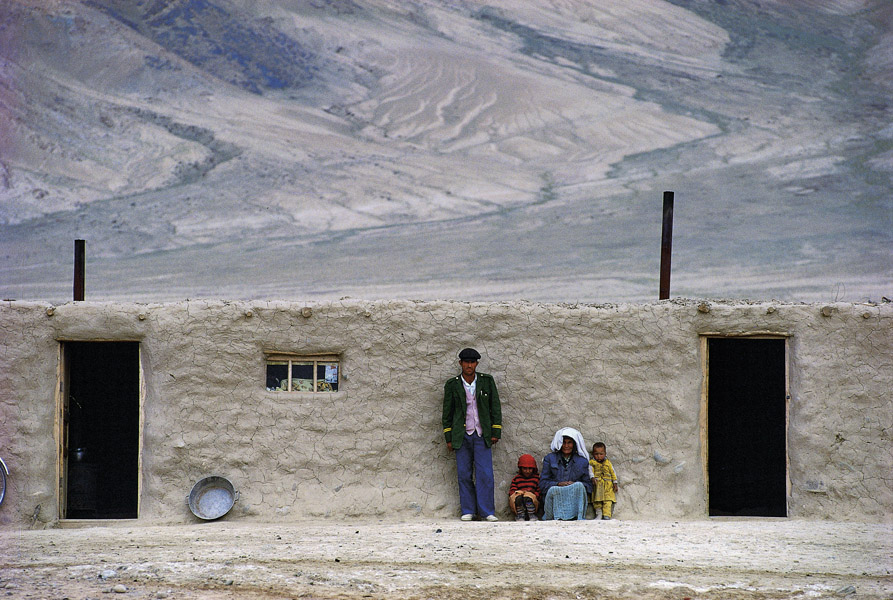 新疆喀什塔什库尔干，帕米尔高原的一户人家